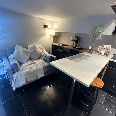 Apartment Holidays *