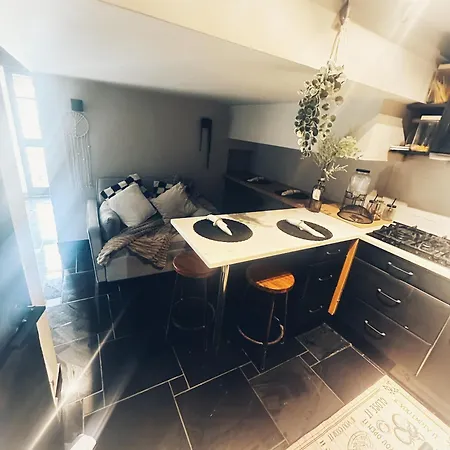 Apartment Holidays *